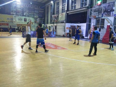 點(diǎn)擊查看詳細(xì)信息<br>標(biāo)題：拼球技，建友誼，展風(fēng)采 ——上和公司與萊商銀行舉行籃球友誼賽 閱讀次數(shù)：5014